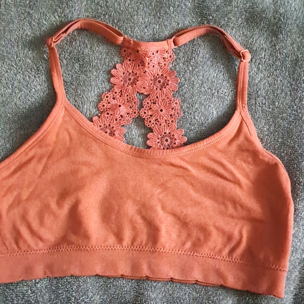 Lg Laura Ashley sports bra such a cute back racer back coral color